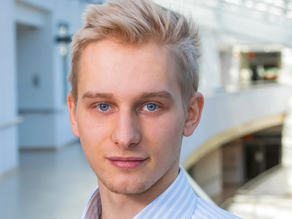 lek. Mikołaj Opiełka — lekarz w trakcie specjalizacji z neurologii, CRMed Gliwice