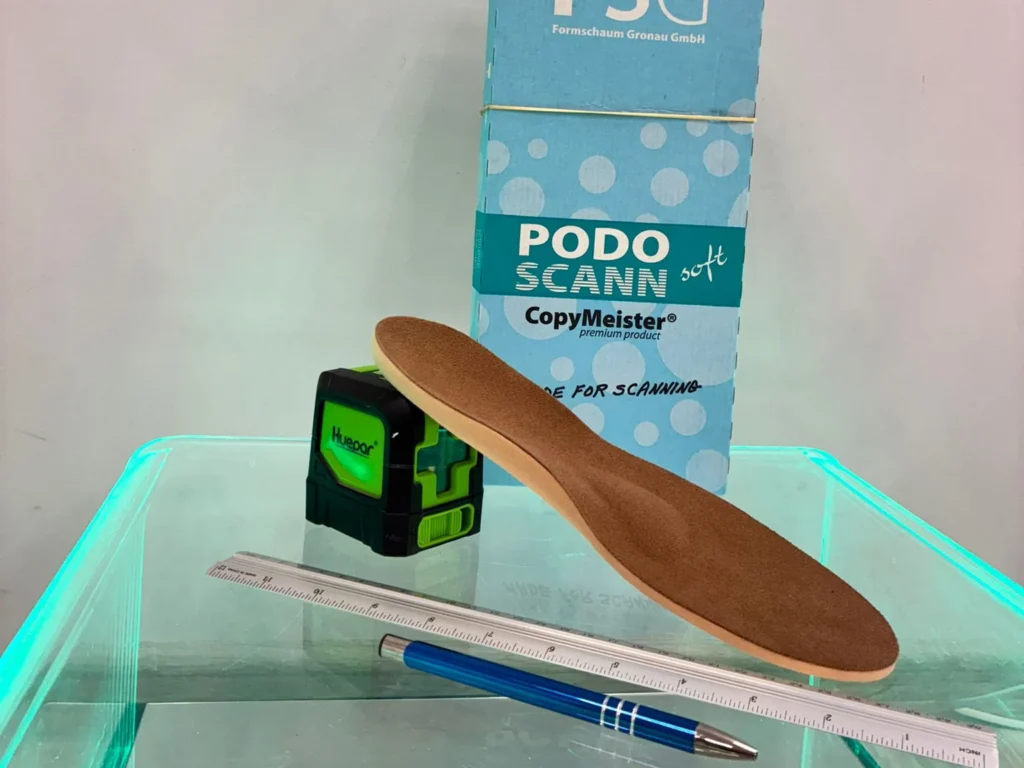 Model stopy do skanowania i gotowa indywidualna wkładka na podoskopie — CRMed Gliwice